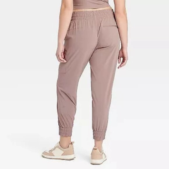 NWT All In Motion Women's Brown Active Light Mid-Rise Cargo Pockets Jogger Pants - Picture 2 of 16